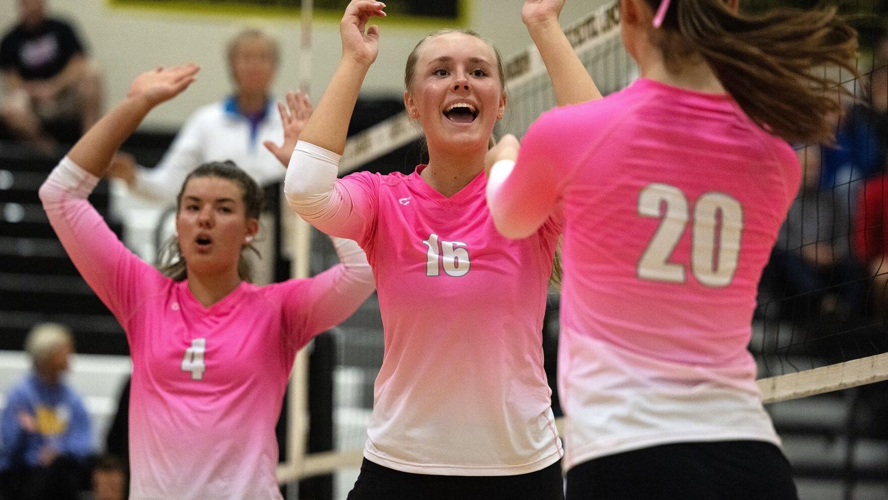 Lafayette uses team effort to sweep past Incarnate Word